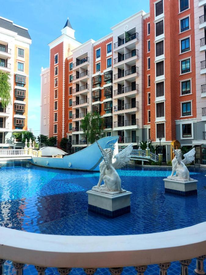 Espana Resort Pattaya Jomtien Exterior photo