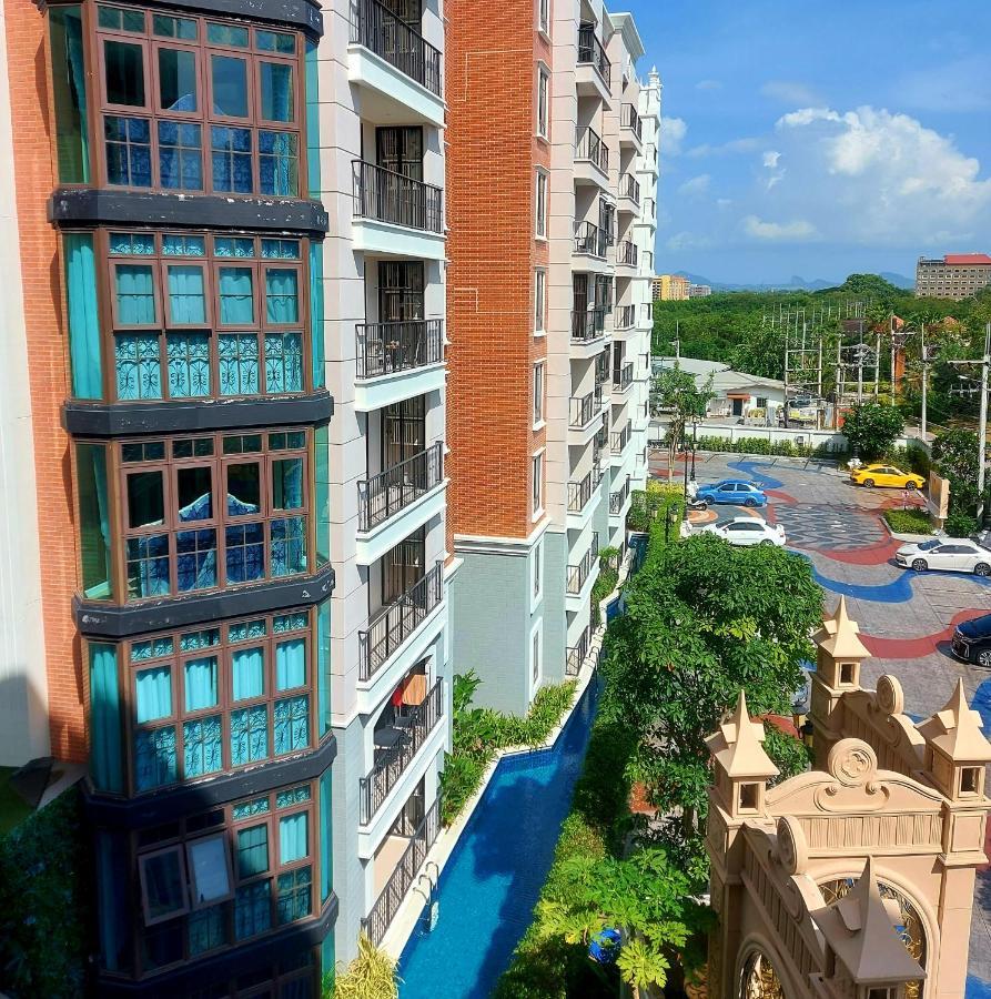 Espana Resort Pattaya Jomtien Exterior photo